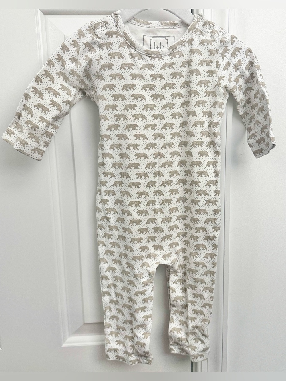 Lila and Hayes sleeper 9-12m EUC